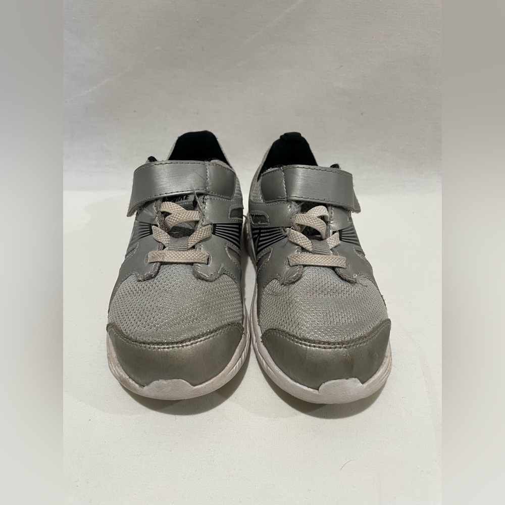 Toddlers Silver Nike Shoes